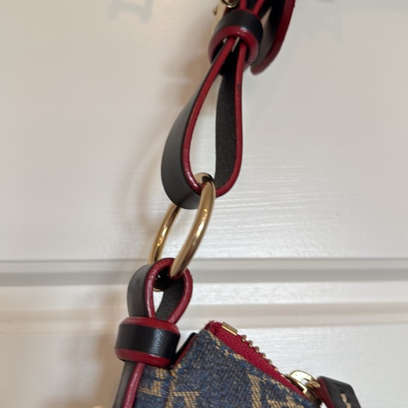 Denim…Dooney and Bourke hobo shoulder bag. - Picture 6 of 15